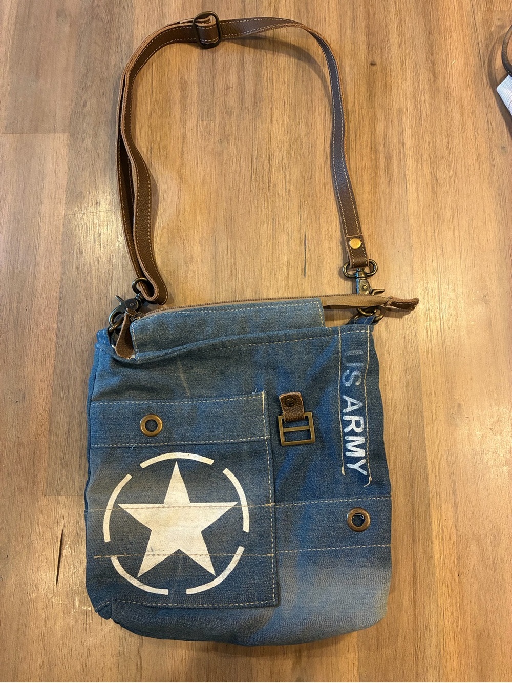 Canvas US Army Star Crossbody Bag in Blue with Brown Strap